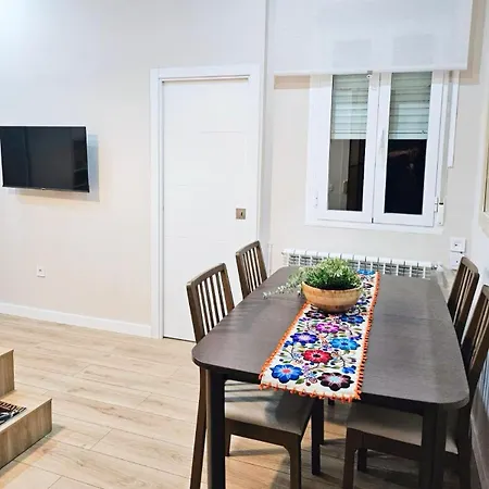 Acogedor Apartamento En Atocha By Bebalmy Madrid Exterior photo