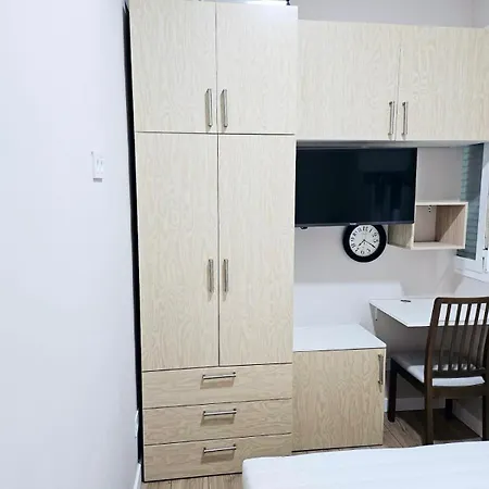 Acogedor Apartamento En Atocha By Bebalmy Madrid Exterior photo
