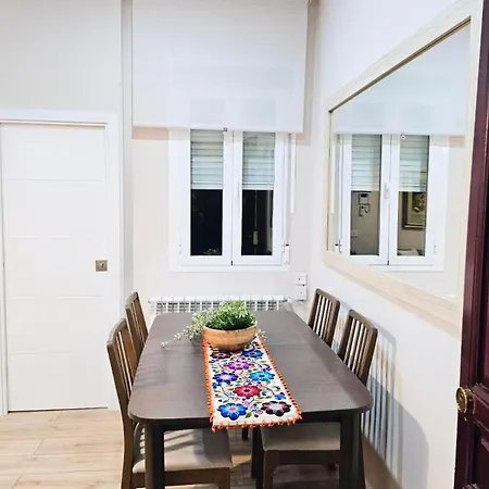 Acogedor Apartamento En Atocha By Bebalmy Madrid Exterior photo