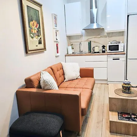 Acogedor Apartamento En Atocha By Bebalmy Madrid Exterior photo