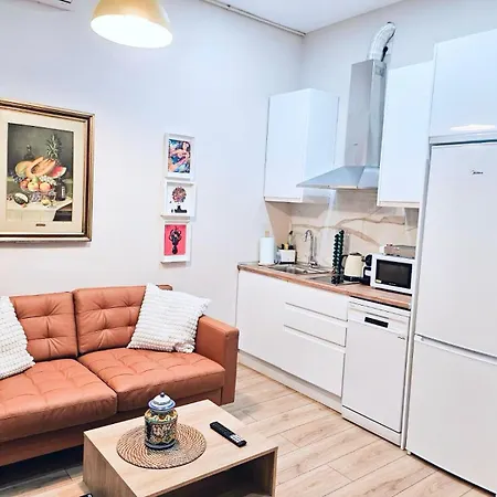 Acogedor Apartamento En Atocha By Bebalmy Madrid Exterior photo
