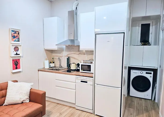 Acogedor Apartamento En Atocha By Bebalmy